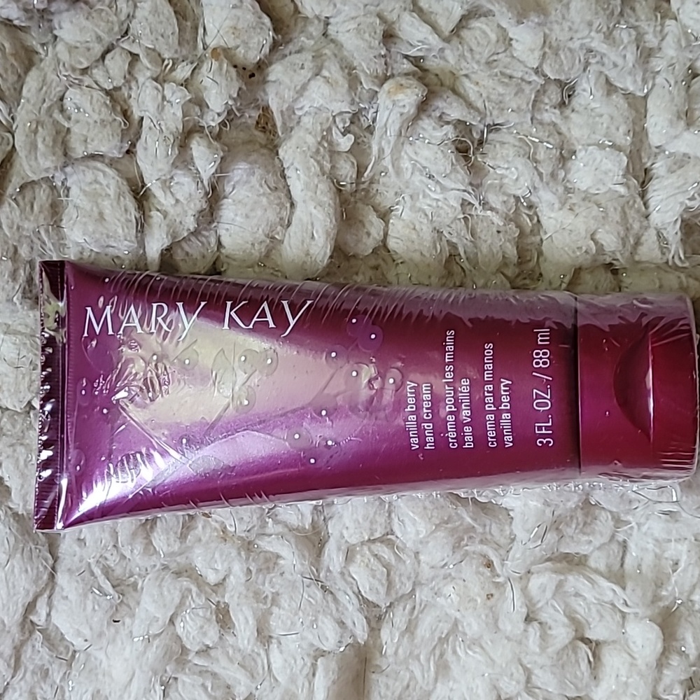 Mary Kay 🖤 vanilla berry hand lotion